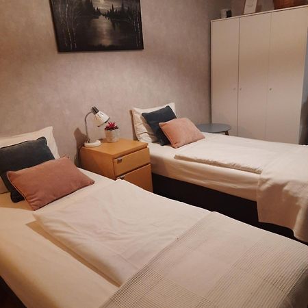 Apartament Wakacyjny U Adrianny Danzica Esterno foto